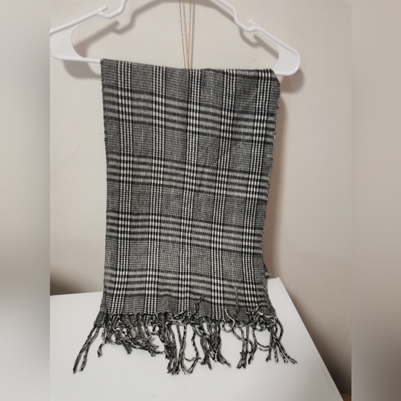 Pierre Cardin Scarf Women's Vintage Designer - Picture 4 of 4